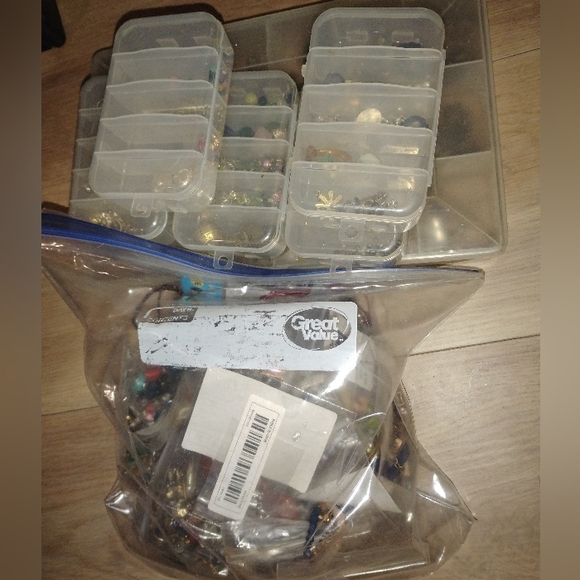 Crafter Beader Jewelry Maker's Big Bundle o' Inspiration - Picture 13 of 13